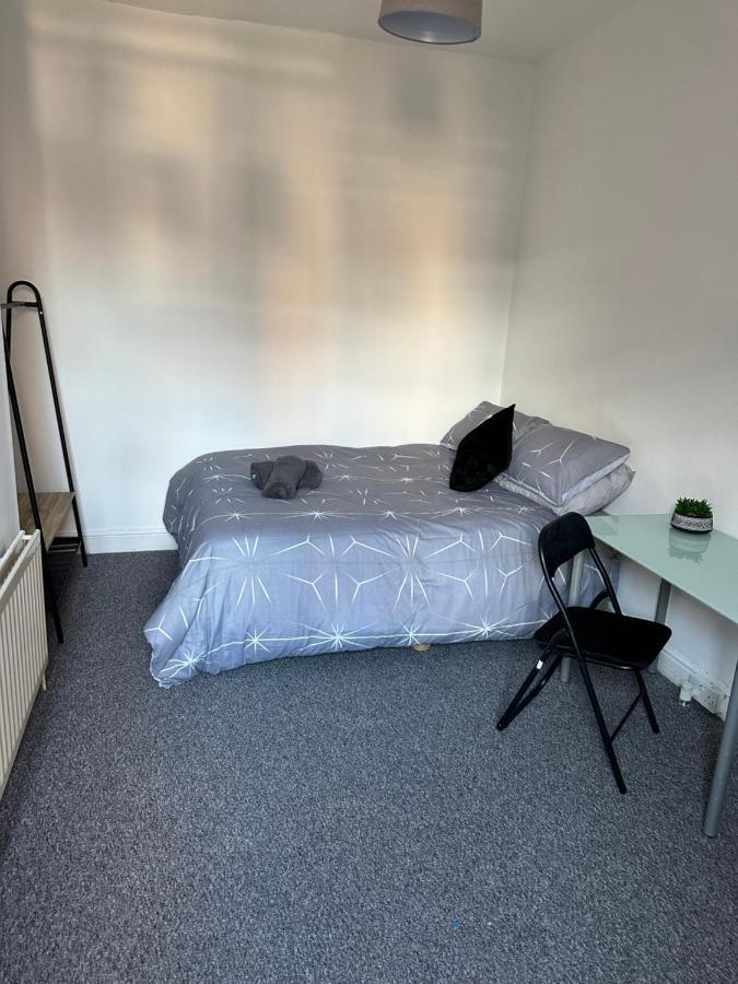 Tiye Estates Short Stay Stoke-on-Trent Exterior photo
